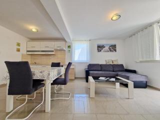 Ferienwohnung in Baška mit Eigenem Balkon - Baška - 4