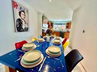 6 Bedroom House - Contractors, Crew, Group, Family - Braintree - 1
