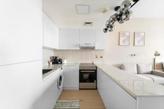Amazing Modern Apt in JLT with Gym, Pool, Parking - Dubai - 7