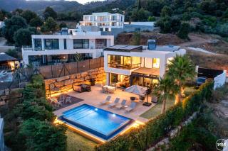 ViVi Homes -Villa Yara Pool, Hot Tub, Sauna, Spa & Garden - Mijas - 2