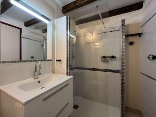 Studio mezzanine avec terrasse, 4 couchages, proximité commerces et plage, parking privé - FR-1-229-840 - Gruissan - 2