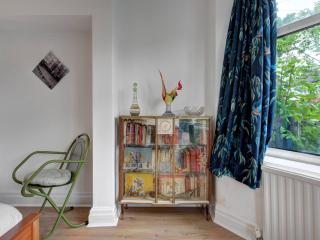 Stylish Family Home in Old Trafford, Manchester - Pass the Keys - 3