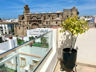 GATU Ensueño- lujosa Casa Palacios renovada - "preferente para mayores de 25 años y familias " - El Puerto de Santa María - 0