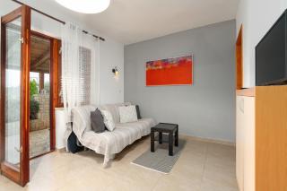 Red Apartment - Vrsar - 5