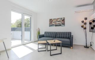 3 Bedroom Awesome Home In Vrsi - Vrsi - 8