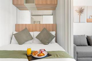 Bright Downtown Dubai Studio by Mall, Burj Khalifa & Fountains - 2