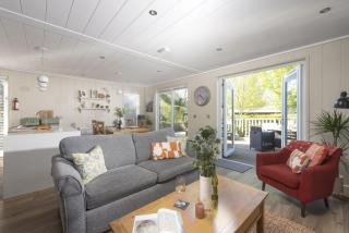 Cedar Lodge, Strawberryfield Park - 9