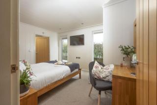 Cedar Lodge, Strawberryfield Park - Cheddar - 1