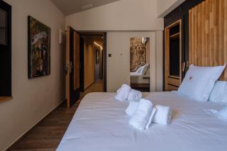 Pou by Seaward Suites - 2