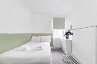 Spacious & Chic 3-bed House Near Central London - Londra - 4