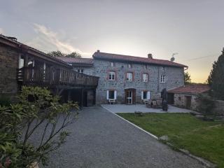 Les Gouttes Hôtes - Maison de charme - Essertines-en-Châtelneuf - 3