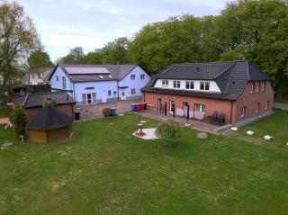 Ferienhaus BODDEN- vis-a-vis Hiddensee für bis zu 15 Gäste in 7 Appartements - Schaprode - 6