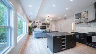 West Midtown 2 2 - Top Floor private parking - 4