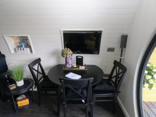 Roselea Luxury Pod Lodge - Carmarthen - 5