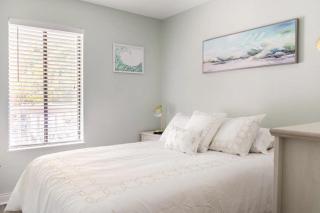 Dreamy HHI Retreat with Pool, Gym - 8