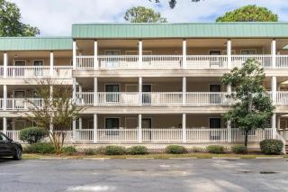 Dreamy HHI Retreat with Pool, Gym - 3