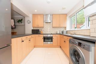 Pass the Keys Spacious 3 bedroom Greater London Free Parking - Edgware - 2