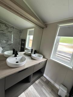 Cackle hill lakes, heron lodge - Biddenden - 2