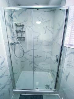 Modern 1-Bedroom Flat, 5 Guest, London - F2 - Londra - 8