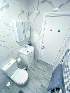 Modern 1-Bedroom Flat, 5 Guest, London - F2 - Londra - 6