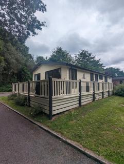LUXURY STUNNING SENSATION LODGE ON 5 STAR SHOREFIELD COUNTRY PARK New Forest ENTERTAINMENT AND LEISURE PASSES INCLUDED - Milford on Sea - 0