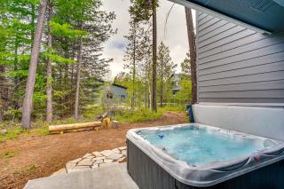 Spacious Donnelly Family Home with Private Hot Tub! - Donnelly - 8