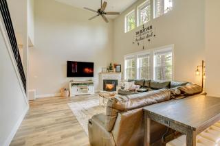 Spacious Donnelly Family Home with Private Hot Tub! - Donnelly - 7