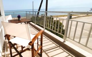 Apartment in front of the sea - Nea Plagia - 1