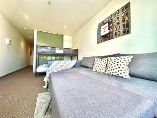 Modern 1BR West Melbourne Gateway - 1