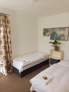 Lovely room and free parking - 7