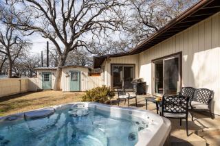 Das Treff Platz- The Gathering Place - Hot Tub! - 9