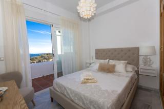 Precioso adosado con jacuzzi en Marina del Este - 5
