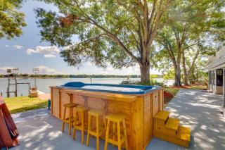 Hot Tub and Pool Retreat on Bellows Lake! - 9