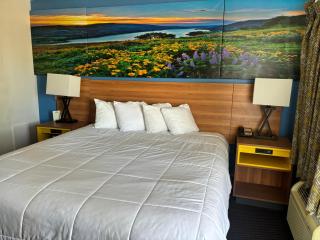 Days Inn & Suites by Wyndham Needles - 8