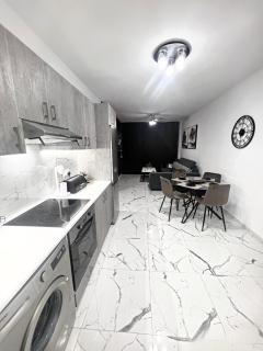 A5 Luxe Oasis Retreat - 3 Minute Drive to Beach - Paphos - 1