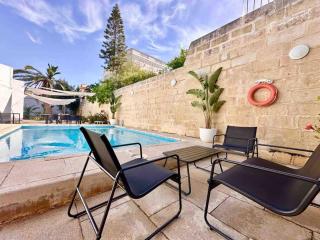 Poolside Paradise Sea View Villa - Is-Swieqi - 8