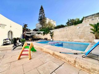 Poolside Paradise Sea View Villa - Is-Swieqi - 7