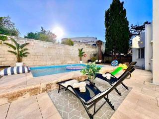 Poolside Paradise Sea View Villa - Is-Swieqi - 6