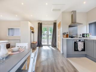 Squirrel Lodge- Uk47394 - Bawdeswell - 6