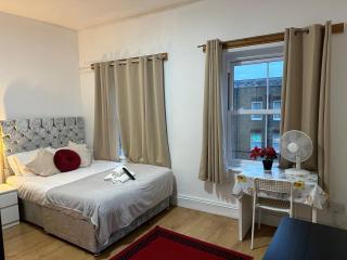 Tower Bridge Roomzzzz BnB - Londra - 6