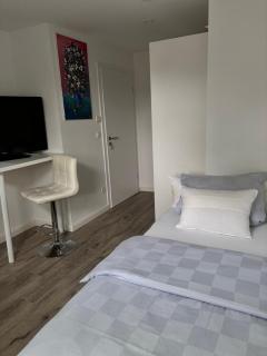 Zimmer mit Küche und Bad - 0