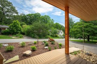 Skyview Oasis Modern Build 1 Mile from Downtown Black Mtn! - Black Mountain - 1