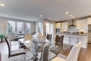 Snoqualmie Townhome with Balcony and Mountain Views! - Snoqualmie - 2