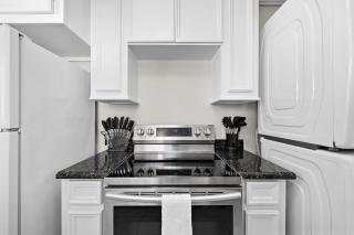 The Carriage House Retreat - Houston - 6