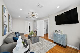 The Carriage House Retreat - Houston - 8