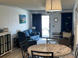 Perfect Location at the Beach! 1st floor Unit ! - Myrtle Beach - 4
