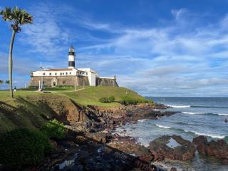 Quarto, sala, cozinha e banheiro - 2 minutos da praia do porto da barra - ar condicionado - 1