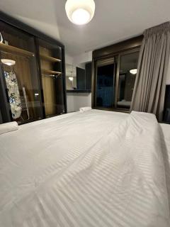 Stylish Luxe Apartment F-R 0006 - 4