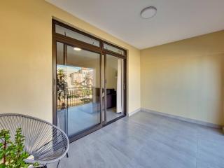 Renovated, Pools, Park, Gym, Parking, Canal walk access - Cape Town - 7