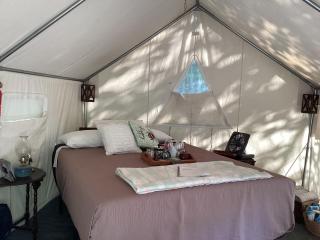 GLAMPING Off Grid Tent ULTIMATE IN COMFORT - Turtletown - 7